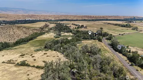 View/Area - 2911 E Taneum Rd, Thorp, WA 98946 photo 2 of 4