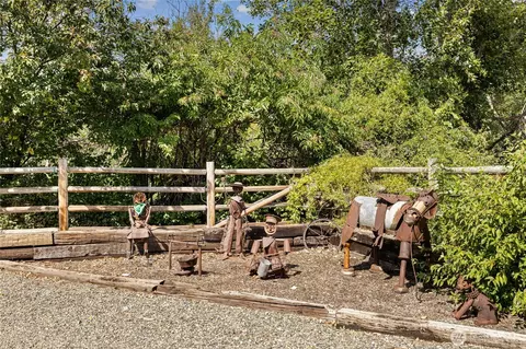 Exterior - 2911 E Taneum Rd, Thorp, WA 98946 photo 8 of 11