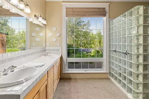 Bath - 2911 E Taneum Rd, Thorp, WA 98946 photo 2 of 2