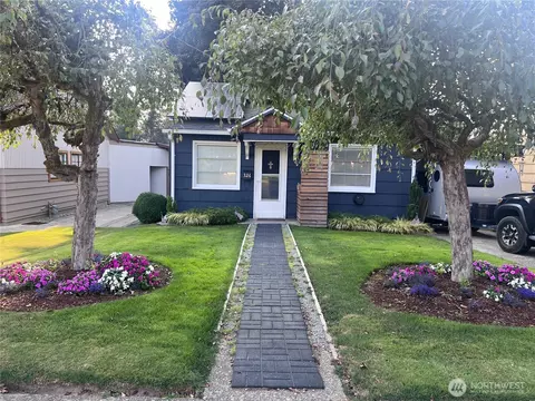 326 17th St NW, Puyallup, WA 98371