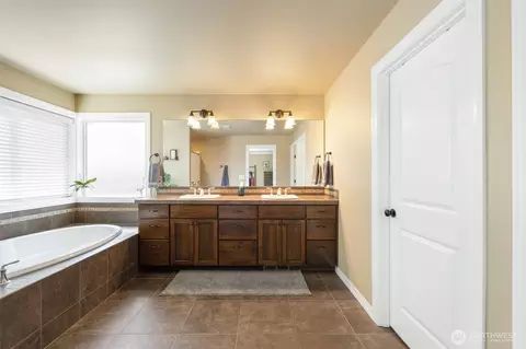 Bath - 714 182nd St E, Spanaway, WA 98387 photo 3 of 4