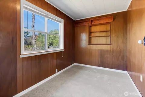 Bedroom - 26318 SE 428th St, Enumclaw, WA 98022 photo 4 of 5
