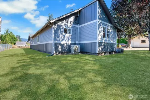 Exterior - 26318 SE 428th St, Enumclaw, WA 98022 photo 7 of 8