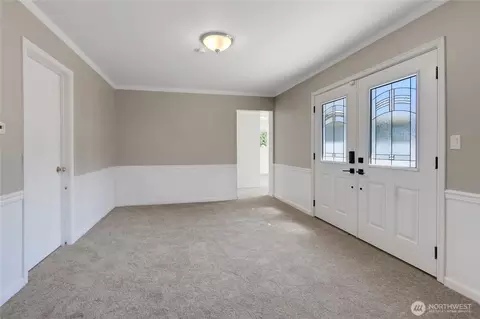 Entry Way - 26318 SE 428th St, Enumclaw, WA 98022 photo 1 of 2