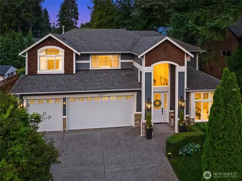 12033 NE 70th St, Kirkland, WA 98033