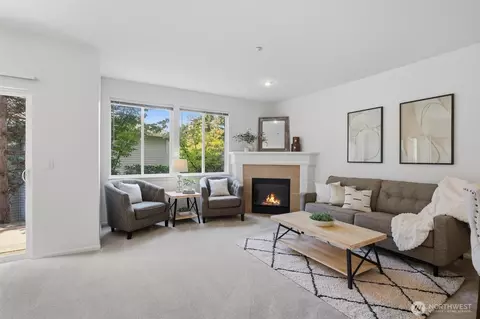 5001 Davis Pl S #E, Renton, WA 98055
