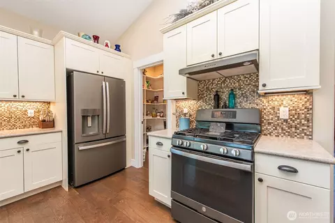 Kitchen - 10 Perch Dr, Sequim, WA 98382 photo 4 of 6