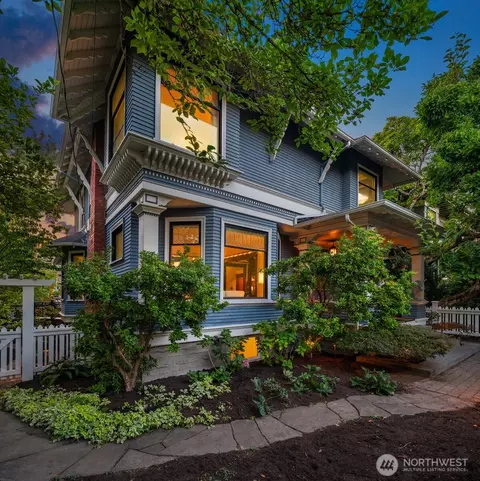 723 12th Ave E, Seattle, WA 98102