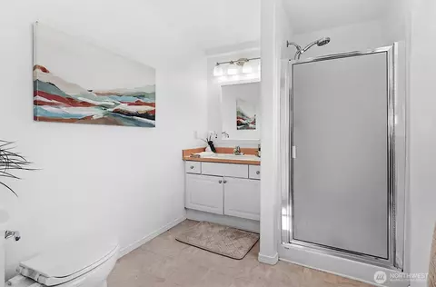 Bath - 2522 Rucker Ave #303, Everett, WA 98201 photo 1 of 3