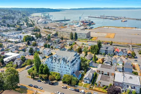 View/Area - 2522 Rucker Ave #303, Everett, WA 98201 photo 2 of 5