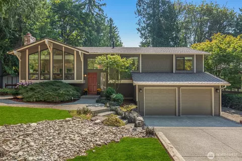 300 Mt Pilchuck Ave SW, Issaquah, WA 98027