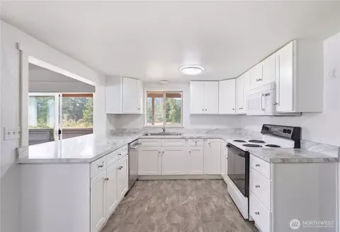 Kitchen - 1519 State Rte 702 E, Roy, WA 98580 photo 3 of 3