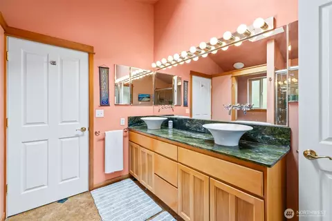 Bath - 1291 Thornton Dr, Sequim, WA 98382 photo 2 of 4