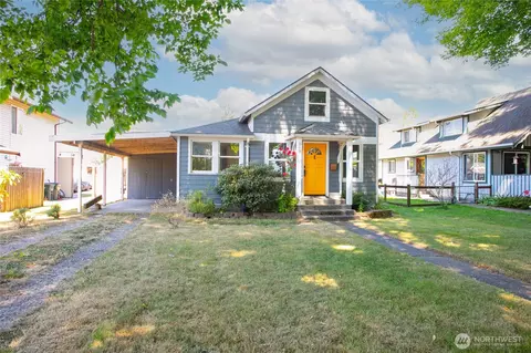 568 G St, Blaine, WA 98230