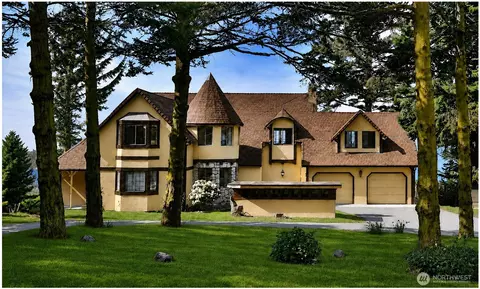 1399 W Beach Rd, Oak Harbor, WA 98277