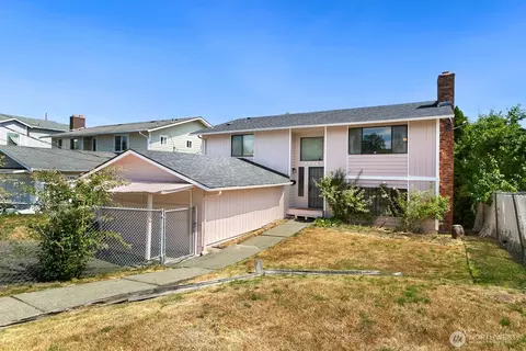 6774 28th Ave S, Seattle, WA 98108