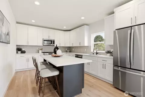 Kitchen - 1702 Rainier Ave, Everett, WA 98201 photo 2 of 4