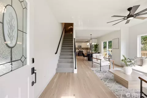 Entry Way - 1702 Rainier Ave, Everett, WA 98201 photo 1 of 1
