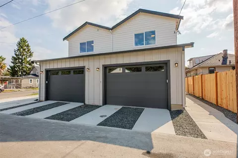 Exterior - 1702 Rainier Ave #B, Everett, WA 98201 photo 2 of 5