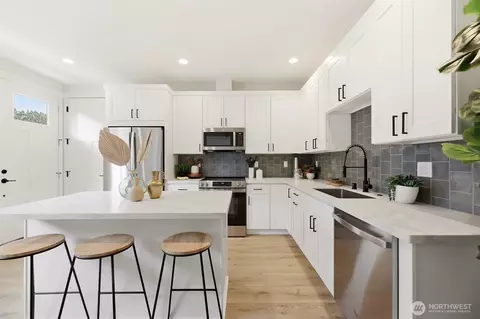 Kitchen - 1702 Rainier Ave #B, Everett, WA 98201 photo 3 of 3