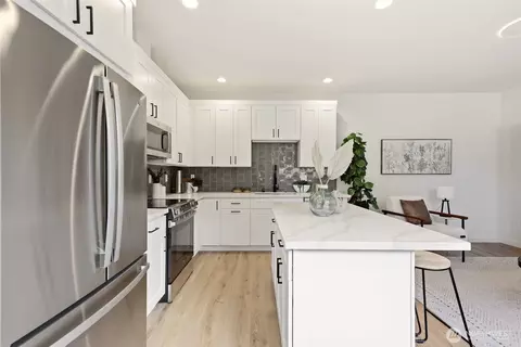 Kitchen - 1702 Rainier Ave #B, Everett, WA 98201 photo 1 of 3