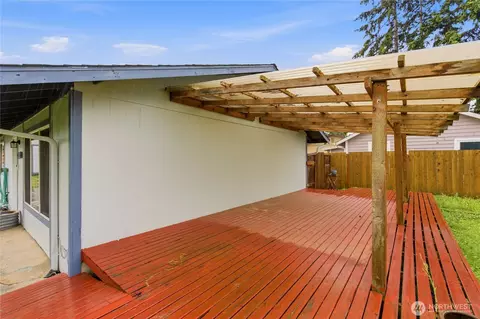 Exterior - 3208 21st St, Everett, WA 98201 photo 7 of 15