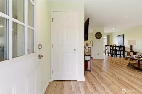 Entry Way - 3208 21st St, Everett, WA 98201 photo 1 of 2