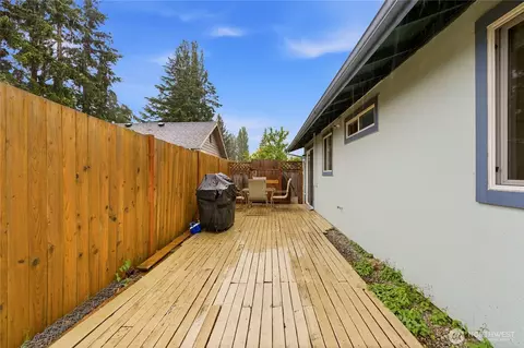Exterior - 3208 21st St, Everett, WA 98201 photo 11 of 15