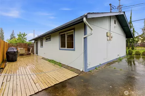 Exterior - 3208 21st St, Everett, WA 98201 photo 10 of 15