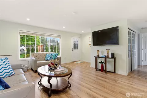 Living - 3208 21st St, Everett, WA 98201 photo 3 of 3