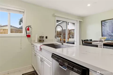 Kitchen - 3208 21st St, Everett, WA 98201 photo 2 of 4