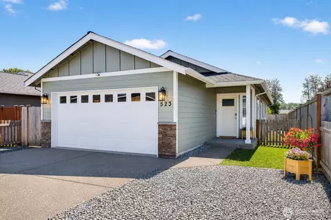 523 E Van Dam Pl, Buckley, WA 98321
