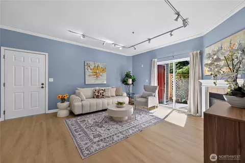 Living - 10709 Valley Viewrd #C101, Bothell, WA 98011 photo 3 of 3