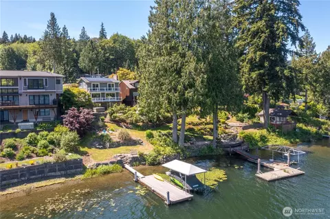 482 W Lake Samish Dr, Bellingham, WA 98229