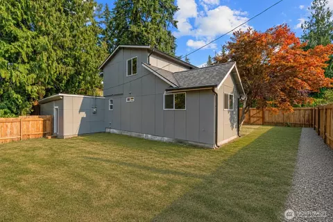 Exterior - 2531 Monroe Ave, Everett, WA 98203 photo 3 of 5
