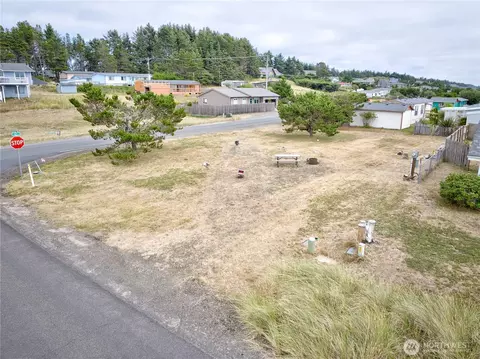 814 340th Pl, Ocean Park, WA 98640