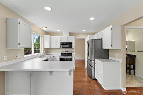 Kitchen - 19307 73rd Ave E, Spanaway, WA 98387 photo 4 of 4
