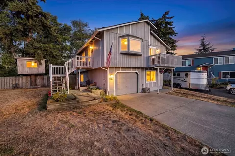 637 Cranberry Dr, Oak Harbor, WA 98277
