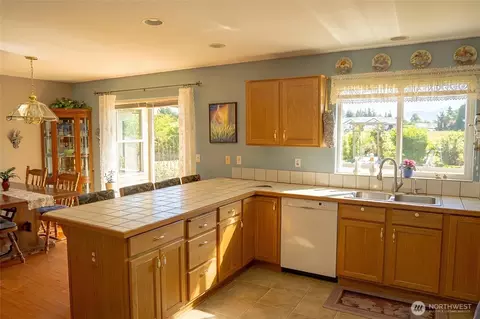 Kitchen - 191 Quail Meadows Dr, Sequim, WA 98382 photo 4 of 4