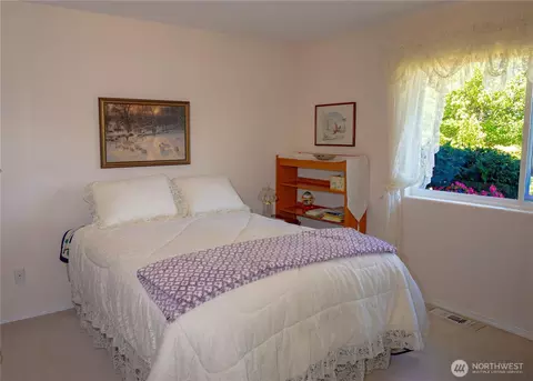 Bedroom - 191 Quail Meadows Dr, Sequim, WA 98382 photo 2 of 4