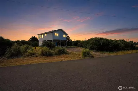 1285 Fairwood Dr SW, Ocean Shores, WA 98569