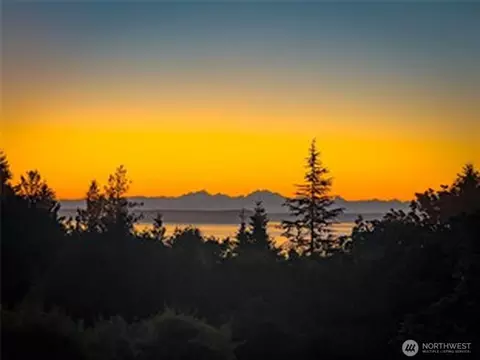 75 Seafarer Ln, Port Ludlow, WA 98365