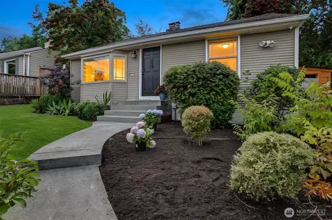 3243 22nd Ave W, Seattle, WA 98199