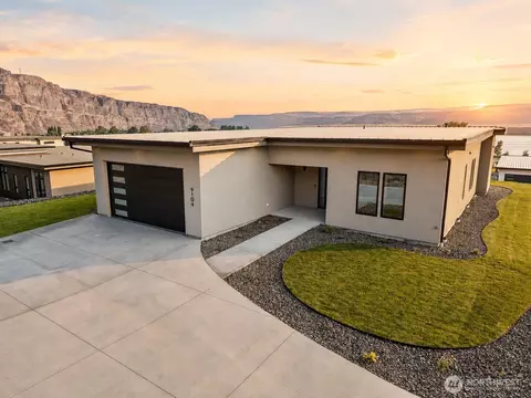 9104 NW Harvest Ln, Quincy, WA 98848