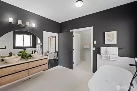 Bath - 7523 Broadway, Everett, WA 98203 photo 4 of 4