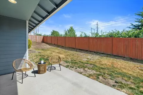 Exterior - 7523 Broadway, Everett, WA 98203 photo 5 of 7