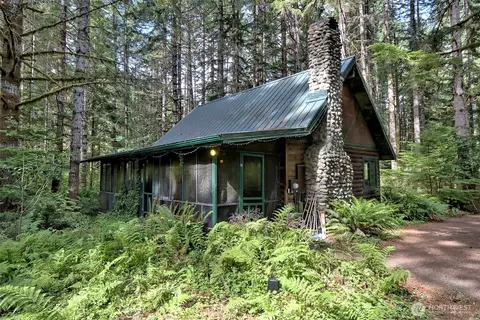 832 N Lake Cushman Rd, Hoodsport, WA 98548