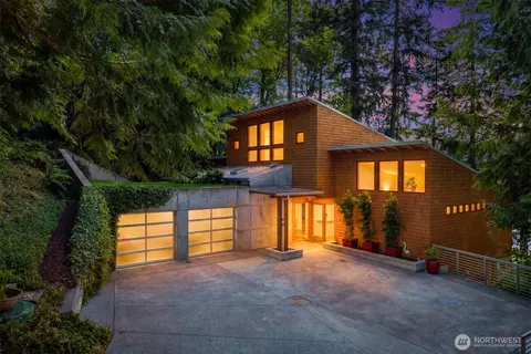 11515 Blue Heron Ln NE, Bainbridge Island, WA 98110