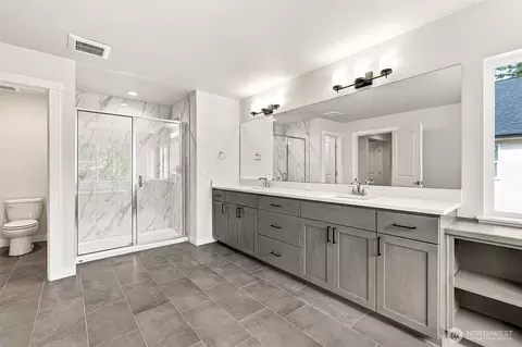 Bath - 1632 Lockridge Loop E #11, Enumclaw, WA 98022 photo 2 of 5