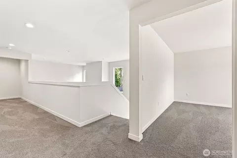 Entry Way - 1632 Lockridge Loop E #11, Enumclaw, WA 98022 photo 4 of 5